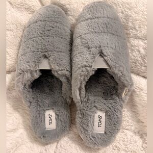 New Tom’s slippers